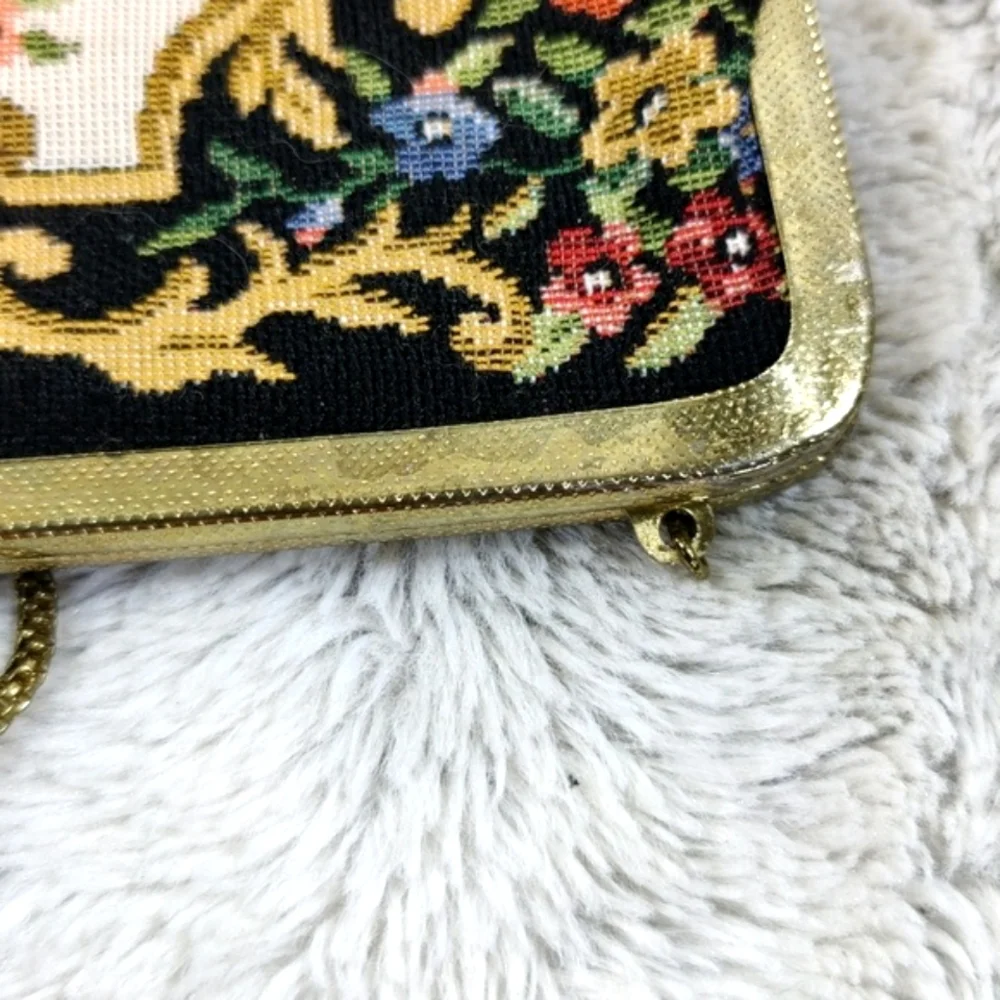 Vintage Tapestry Beautiful Floral / Black Purse & Gold Clasps - Picture 7 of 15